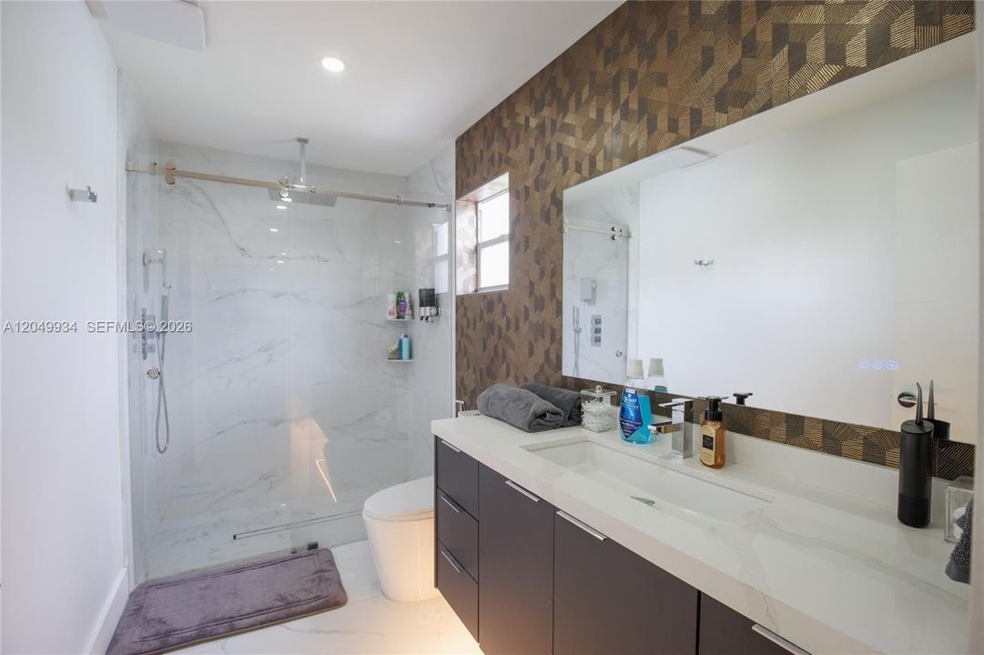 For Rent: $4,950 (4 beds, 2 baths, 1831 Square Feet)