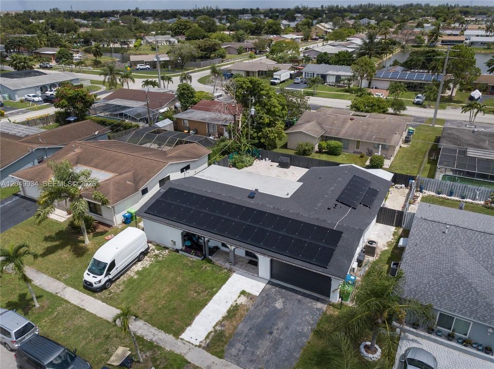 For Rent: $4,950 (4 beds, 2 baths, 1831 Square Feet)