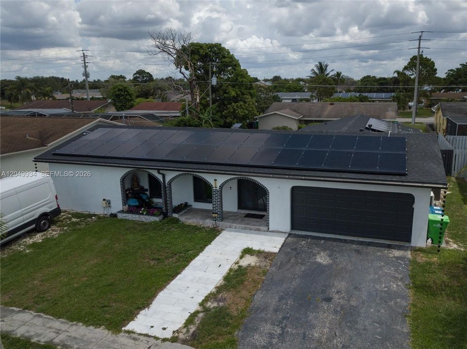 For Rent: $4,950 (4 beds, 2 baths, 1831 Square Feet)
