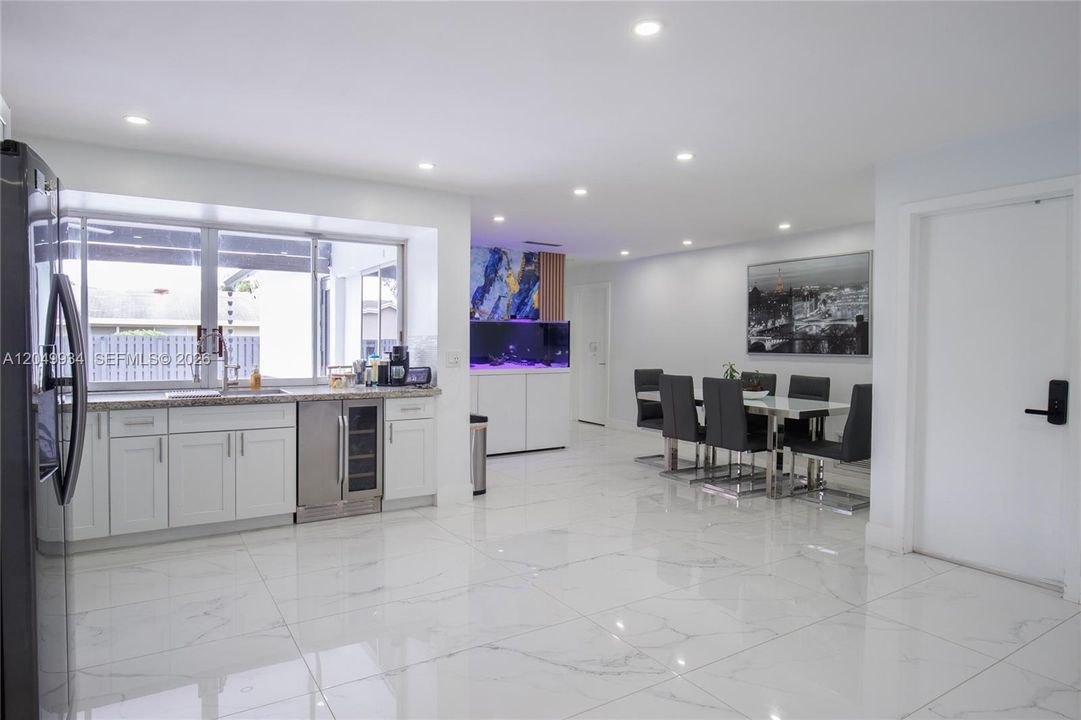 For Rent: $4,950 (4 beds, 2 baths, 1831 Square Feet)