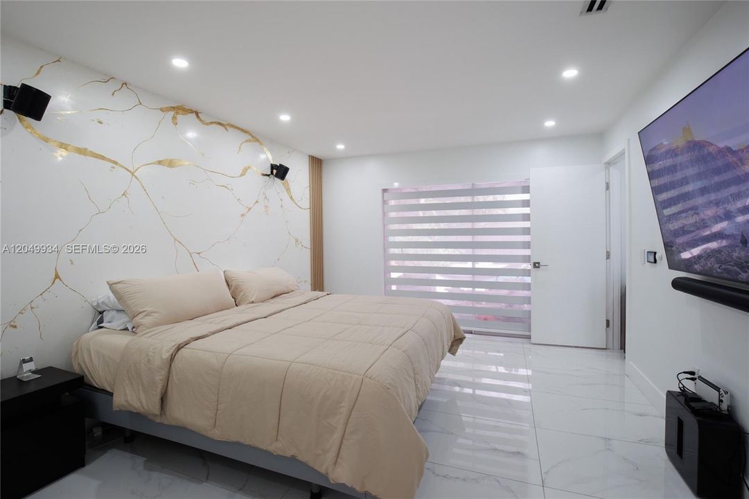For Rent: $4,950 (4 beds, 2 baths, 1831 Square Feet)