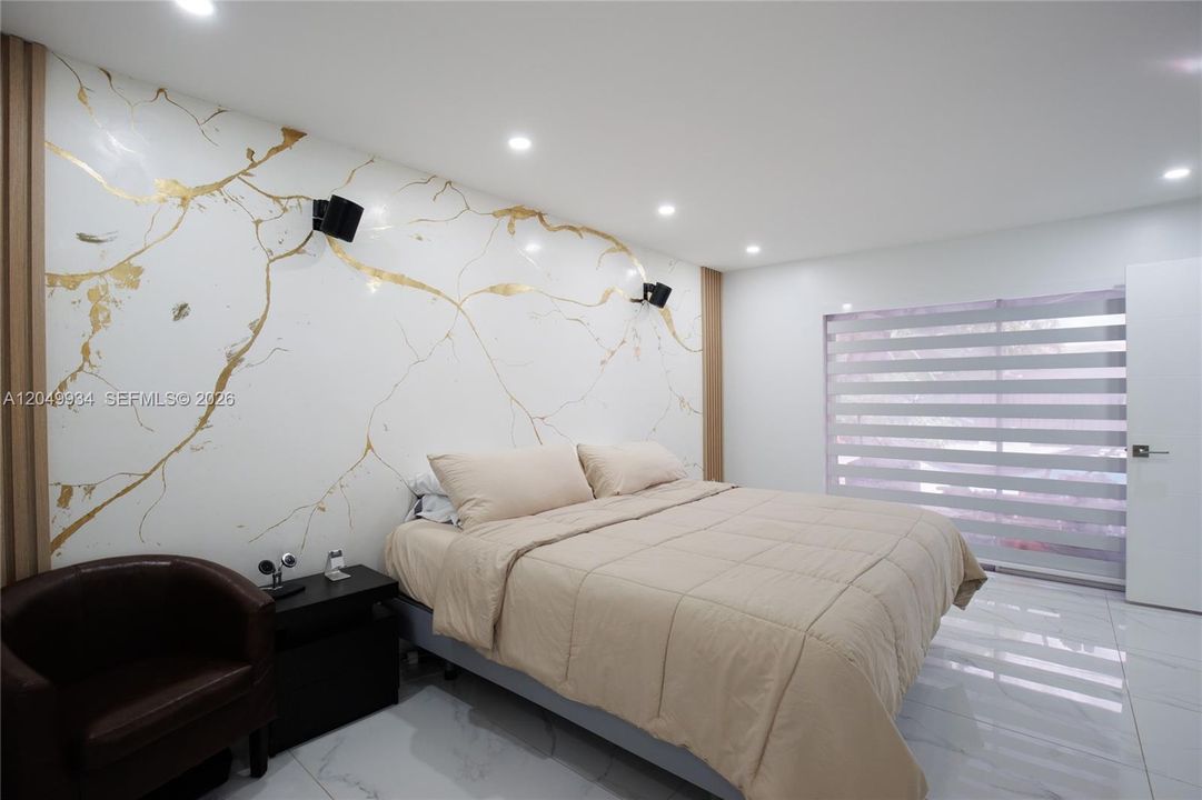 For Rent: $4,950 (4 beds, 2 baths, 1831 Square Feet)