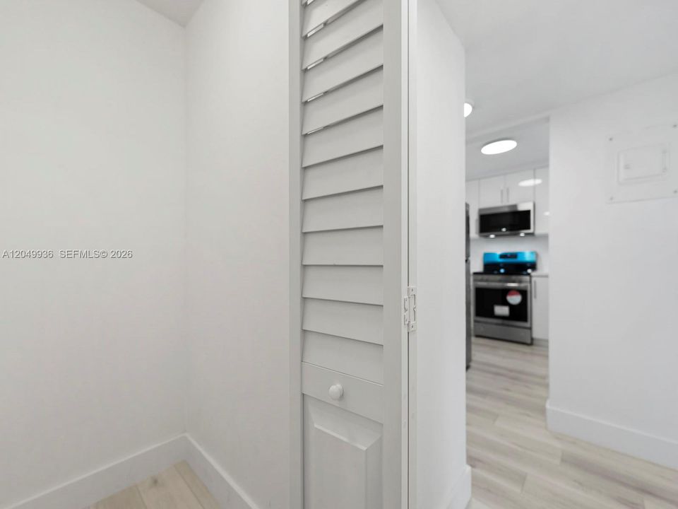 待售: $435,000 (1 贝兹, 1 浴室, 659 平方英尺)