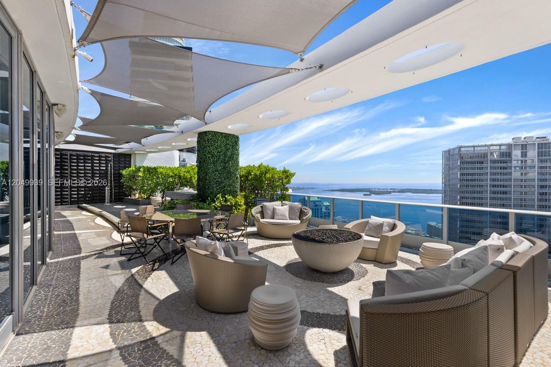 En Venta: $7,900,000 (3 camas, 5 baños, 3889 Pies cuadrados)