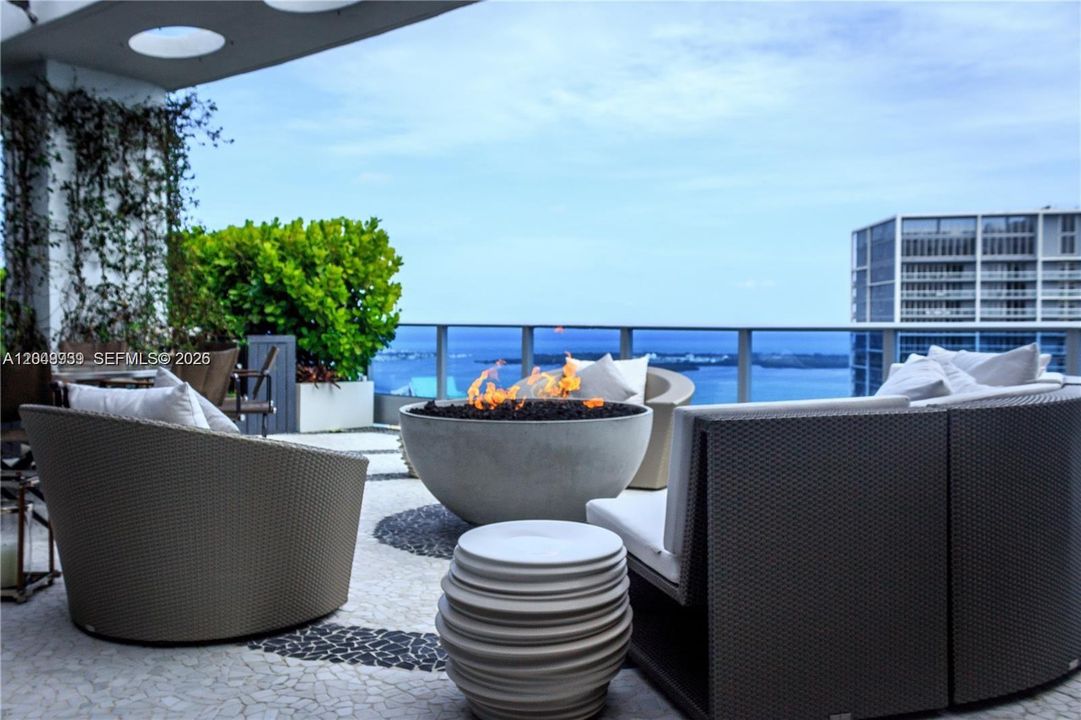 For Sale: $7,900,000 (3 beds, 5 baths, 3889 Square Feet)