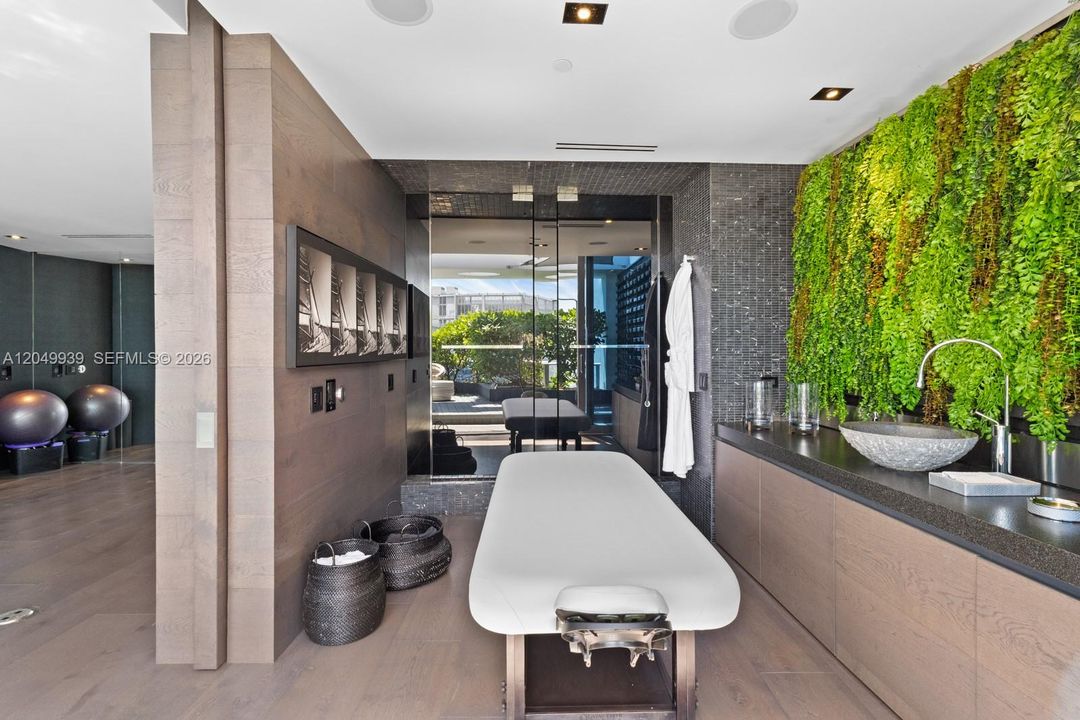 En Venta: $7,900,000 (3 camas, 5 baños, 3889 Pies cuadrados)