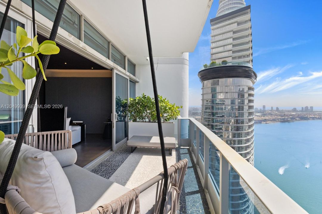 En Venta: $7,900,000 (3 camas, 5 baños, 3889 Pies cuadrados)