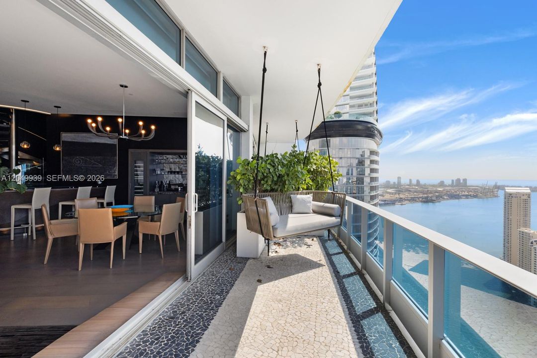 En Venta: $7,900,000 (3 camas, 5 baños, 3889 Pies cuadrados)