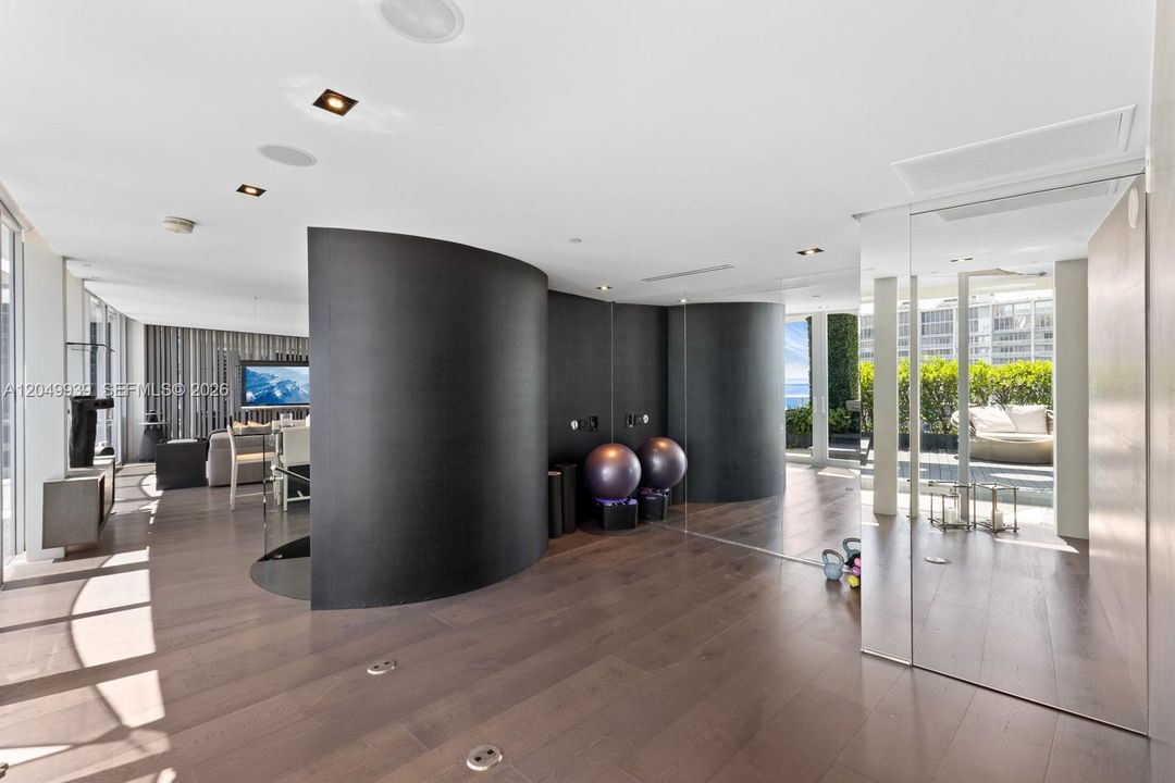 En Venta: $7,900,000 (3 camas, 5 baños, 3889 Pies cuadrados)