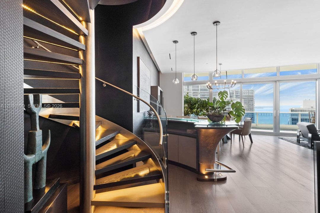 En Venta: $7,900,000 (3 camas, 5 baños, 3889 Pies cuadrados)