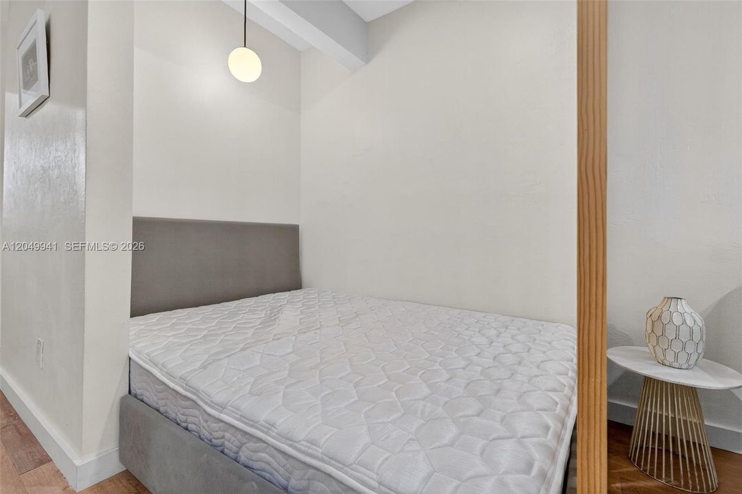 For Rent: $1,900 (0 beds, 1 baths, 400 Square Feet)