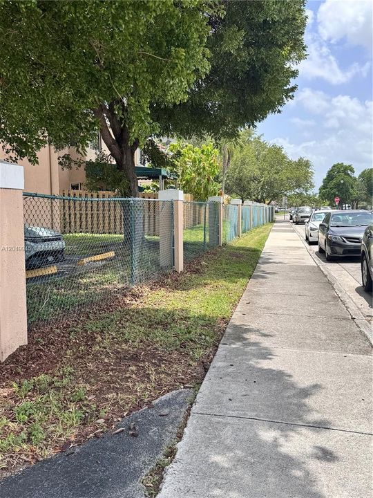 For Rent: $2,500 (2 beds, 2 baths, 950 Square Feet)