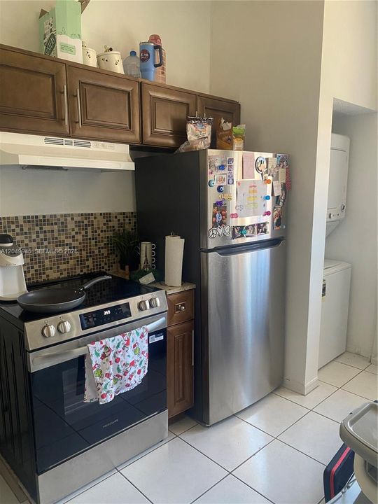 For Rent: $2,500 (2 beds, 2 baths, 950 Square Feet)