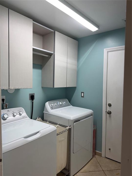 For Rent: $4,200 (3 beds, 2 baths, 1889 Square Feet)