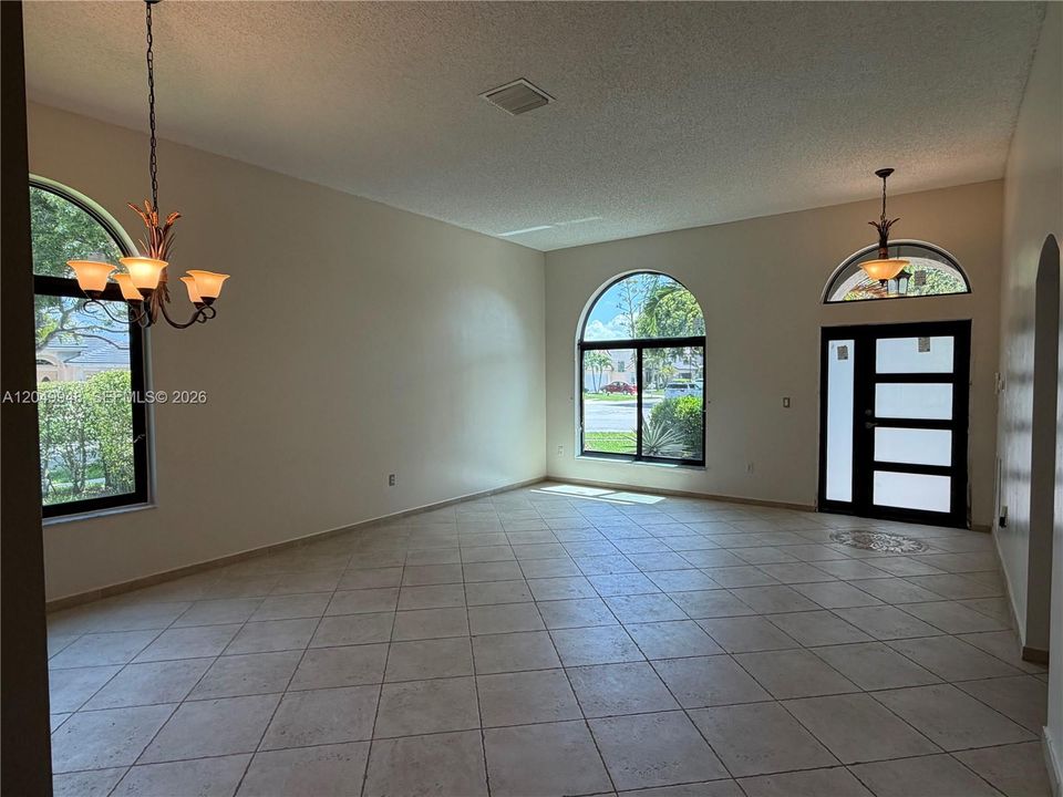 For Rent: $4,200 (3 beds, 2 baths, 1889 Square Feet)