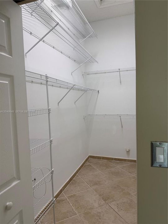 For Rent: $4,200 (3 beds, 2 baths, 1889 Square Feet)