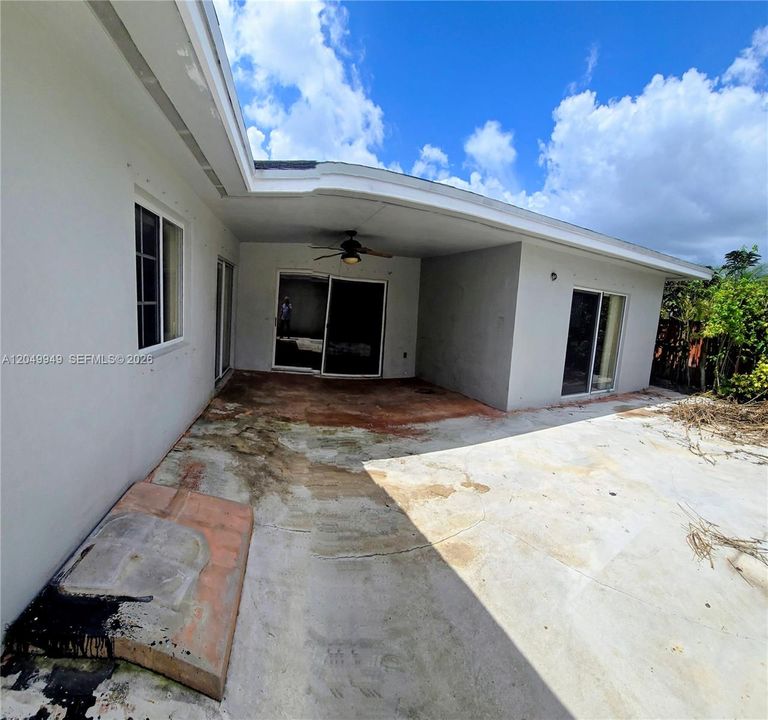 For Sale: $610,000 (3 beds, 2 baths, 1660 Square Feet)