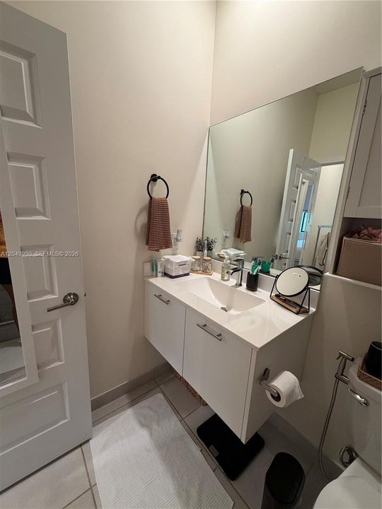 For Rent: $2,950 (2 beds, 2 baths, 1072 Square Feet)