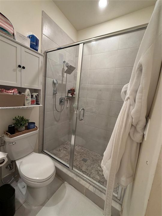 For Rent: $2,950 (2 beds, 2 baths, 1072 Square Feet)