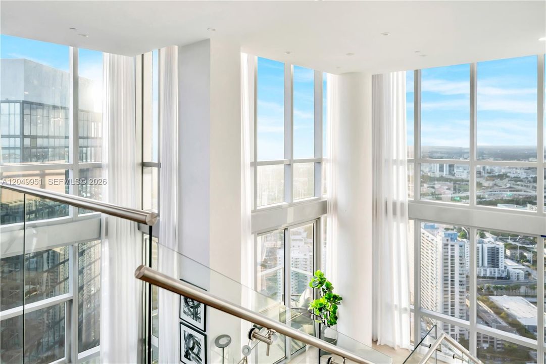 На продажу: $4,500,000 (4 спален, 5 ванн, 3800 Квадратных фут)