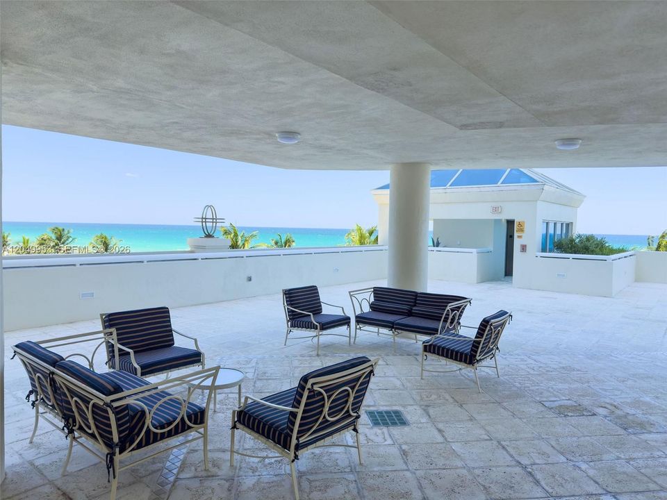 For Sale: $1,599,000 (2 beds, 2 baths, 1750 Square Feet)