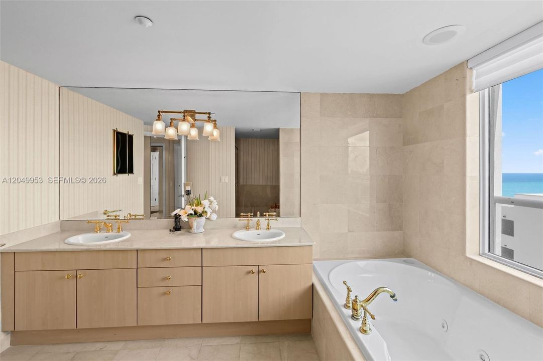 For Sale: $1,599,000 (2 beds, 2 baths, 1750 Square Feet)