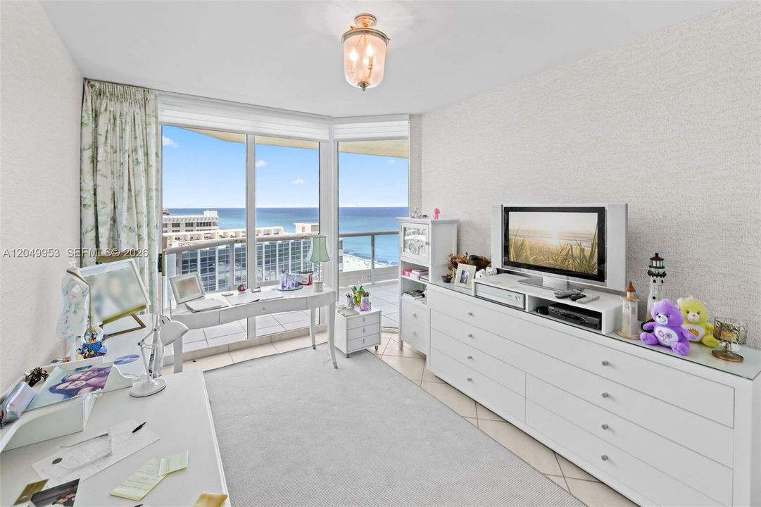 For Sale: $1,599,000 (2 beds, 2 baths, 1750 Square Feet)