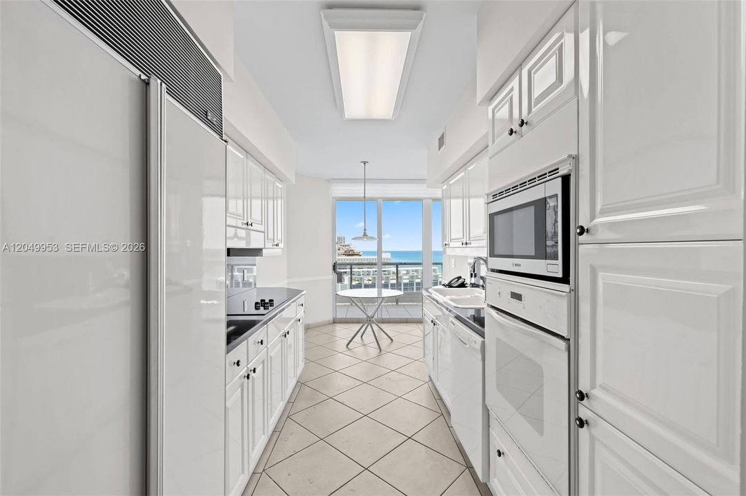 For Sale: $1,599,000 (2 beds, 2 baths, 1750 Square Feet)