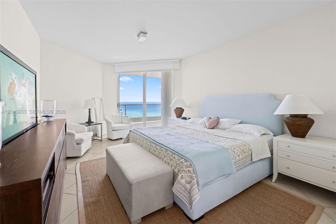 For Sale: $1,599,000 (2 beds, 2 baths, 1750 Square Feet)