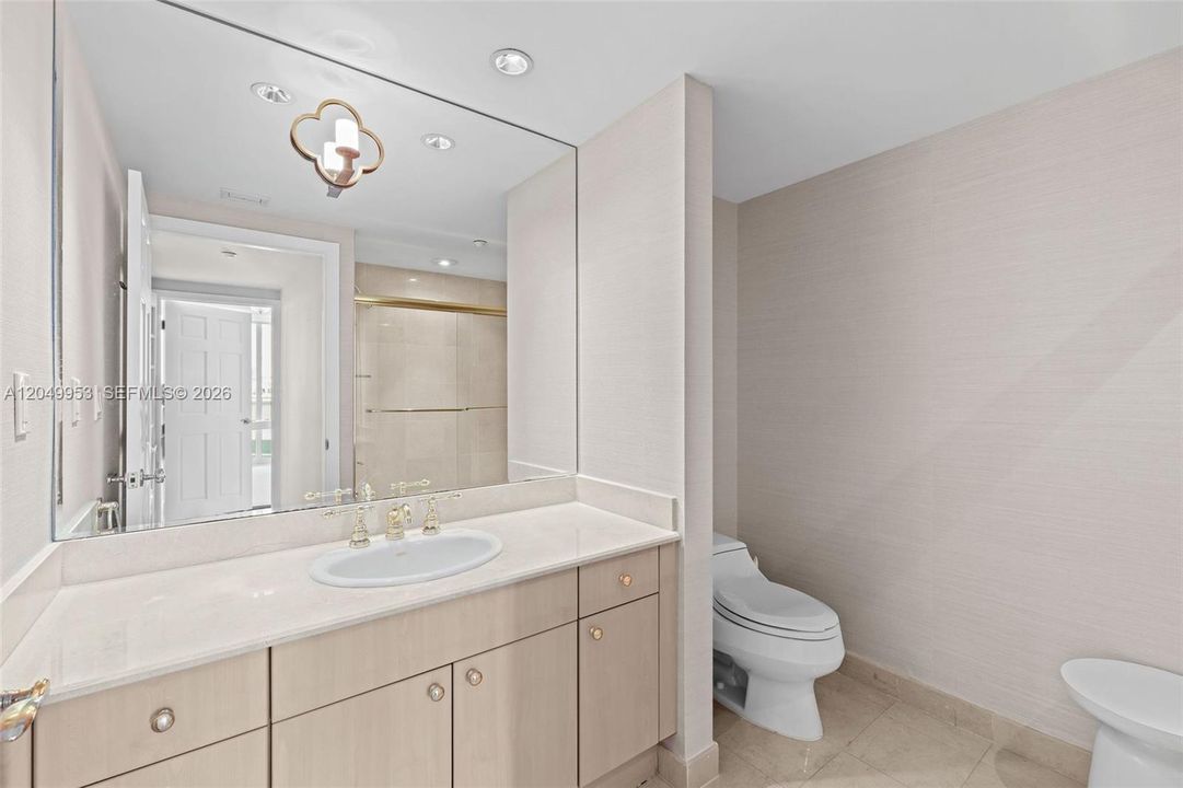 For Sale: $1,599,000 (2 beds, 2 baths, 1750 Square Feet)