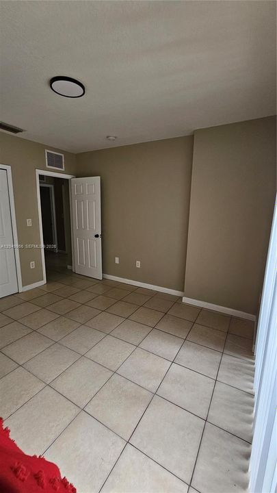 For Rent: $2,100 (3 beds, 2 baths, 1600 Square Feet)