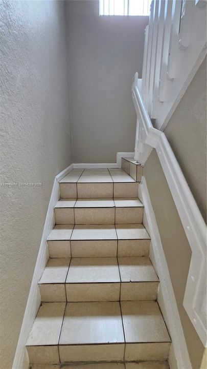For Rent: $2,100 (3 beds, 2 baths, 1600 Square Feet)