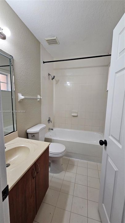 For Rent: $2,100 (3 beds, 2 baths, 1600 Square Feet)