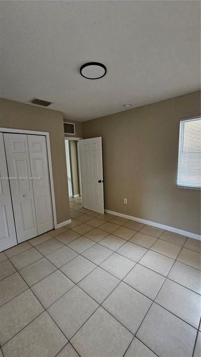 For Rent: $2,100 (3 beds, 2 baths, 1600 Square Feet)