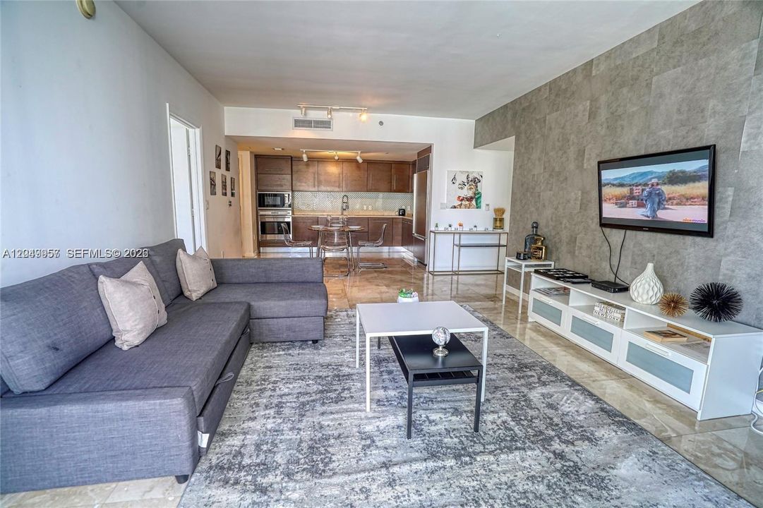 For Rent: $3,750 (1 beds, 1 baths, 898 Square Feet)