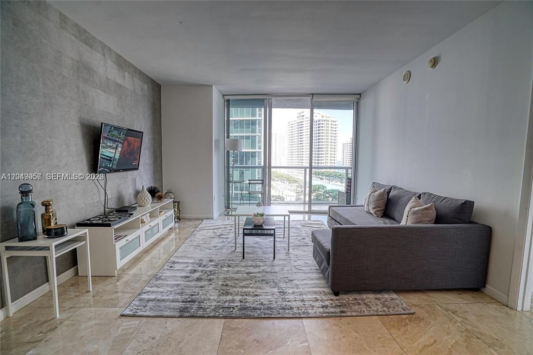 For Rent: $3,750 (1 beds, 1 baths, 898 Square Feet)
