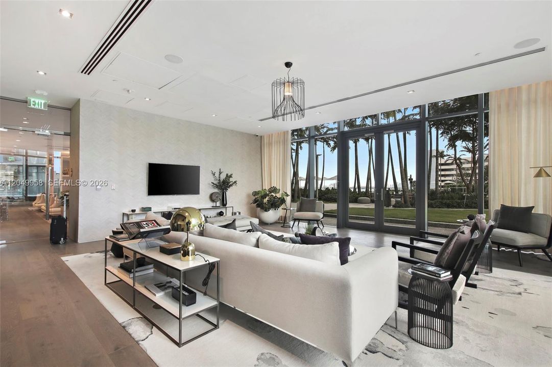 For Rent: $6,000 (2 beds, 3 baths, 1198 Square Feet)