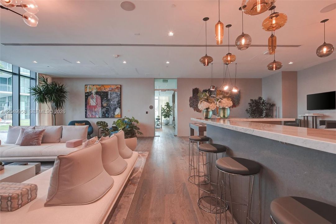 For Rent: $6,000 (2 beds, 3 baths, 1198 Square Feet)
