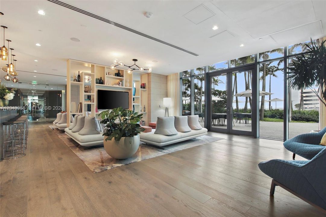 For Rent: $6,000 (2 beds, 3 baths, 1198 Square Feet)