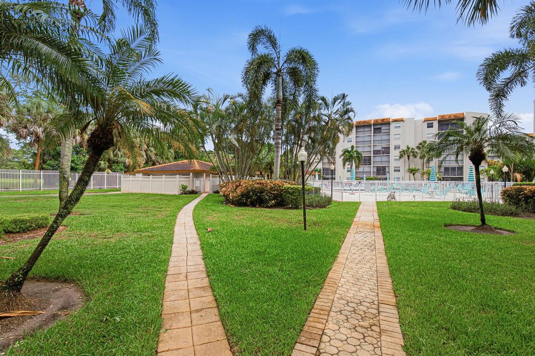 Amenities - Pool - Entrance