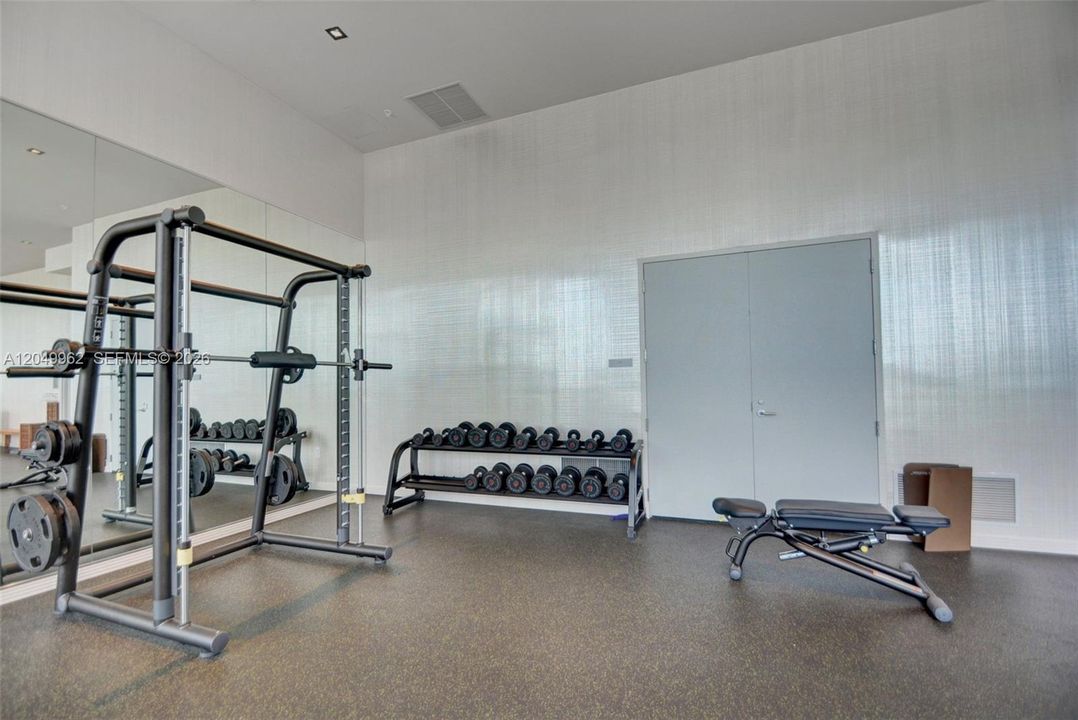 For Rent: $4,300 (1 beds, 2 baths, 790 Square Feet)