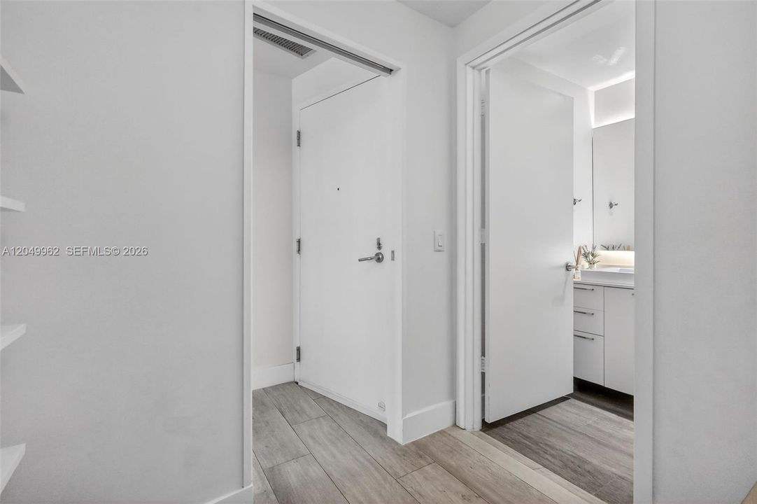 For Rent: $4,300 (1 beds, 2 baths, 790 Square Feet)