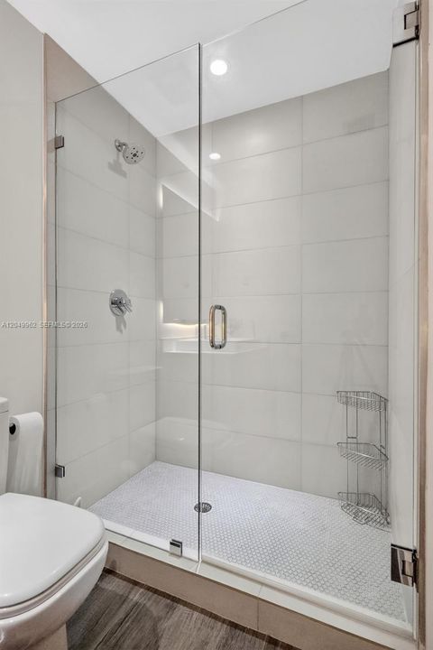 For Rent: $4,300 (1 beds, 2 baths, 790 Square Feet)