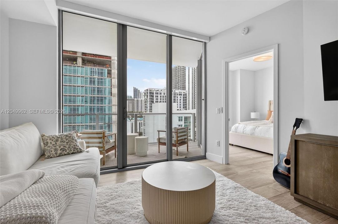 For Rent: $4,300 (1 beds, 2 baths, 790 Square Feet)