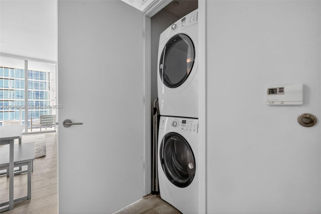 For Rent: $4,300 (1 beds, 2 baths, 790 Square Feet)