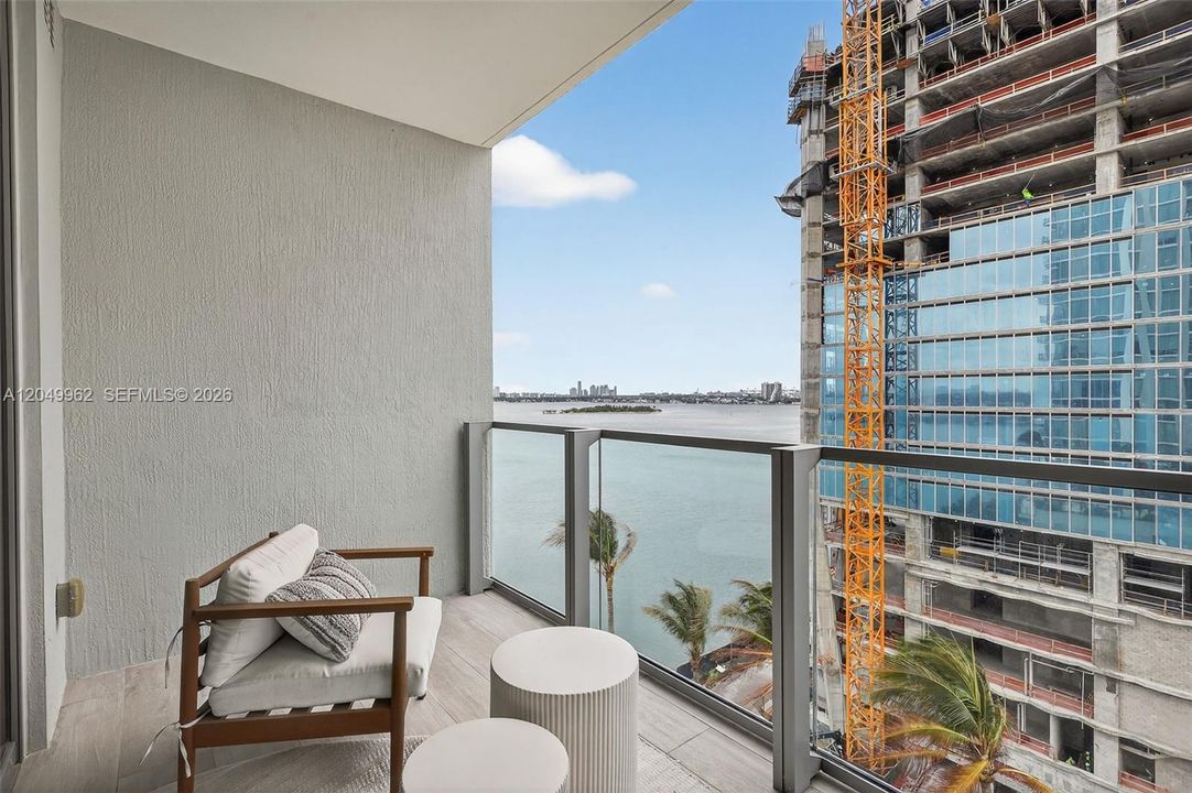 For Rent: $4,300 (1 beds, 2 baths, 790 Square Feet)