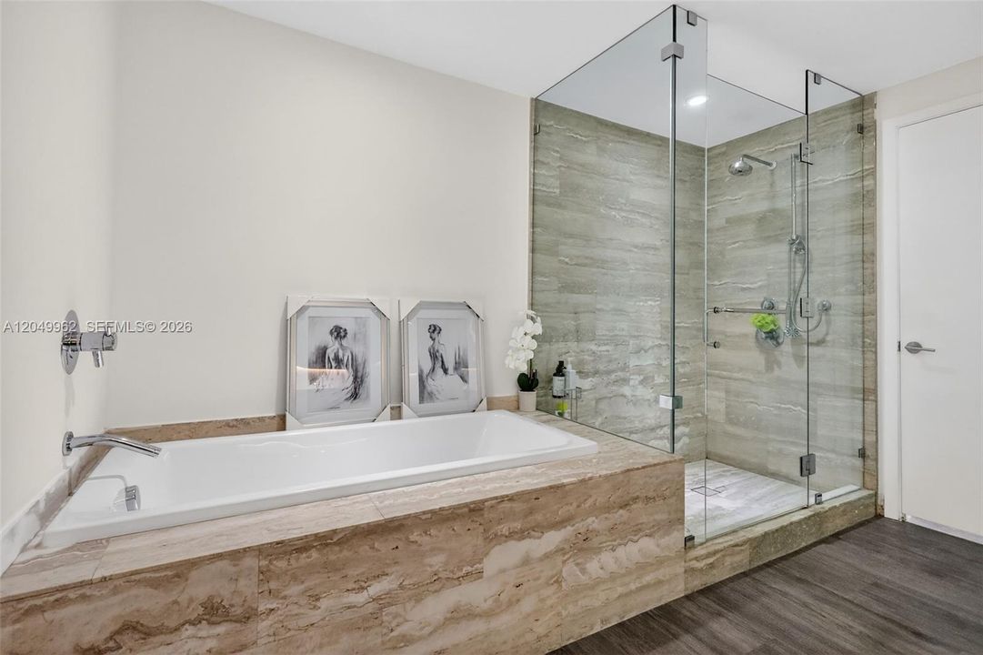 For Rent: $4,300 (1 beds, 2 baths, 790 Square Feet)