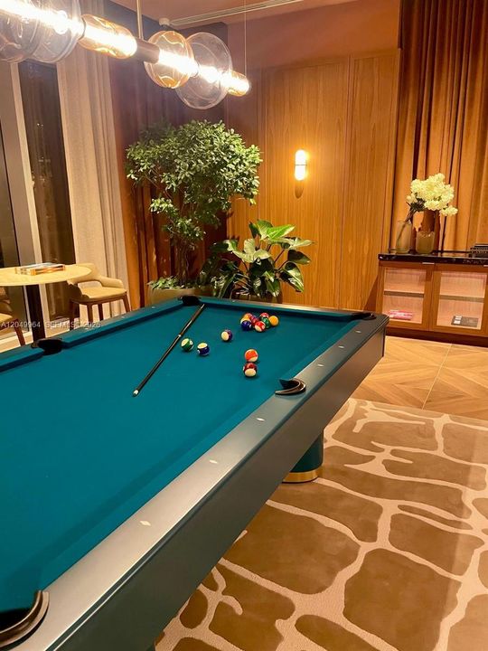 For Rent: $4,500 (1 beds, 1 baths, 551 Square Feet)