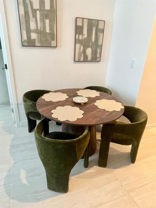 For Rent: $4,500 (1 beds, 1 baths, 551 Square Feet)
