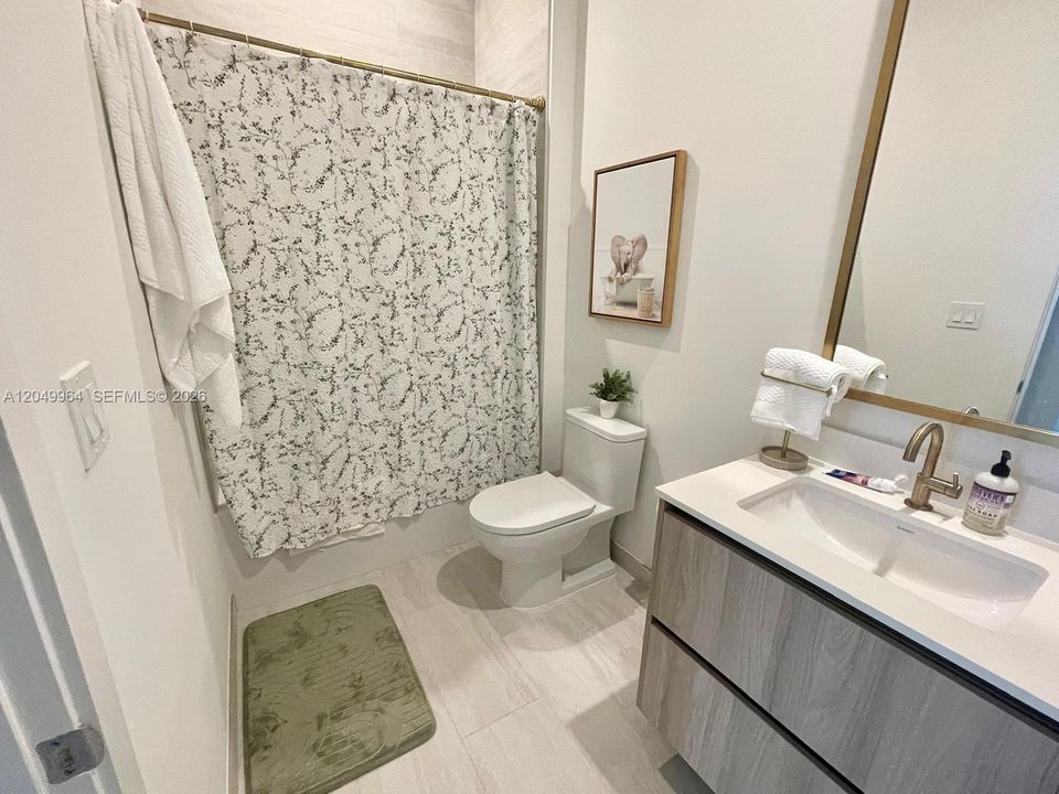 For Rent: $4,500 (1 beds, 1 baths, 551 Square Feet)